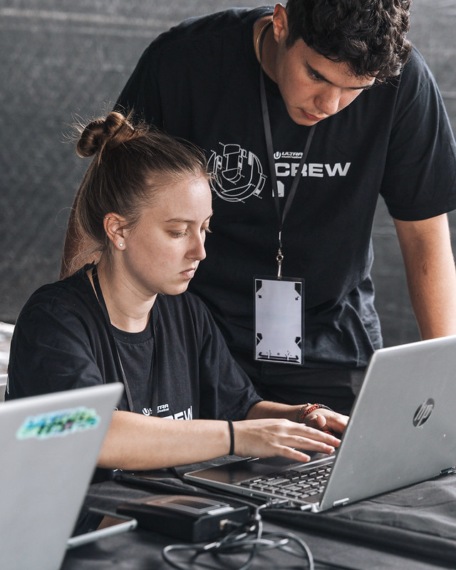 FIU students Peter Bauza and Samantha Wagner